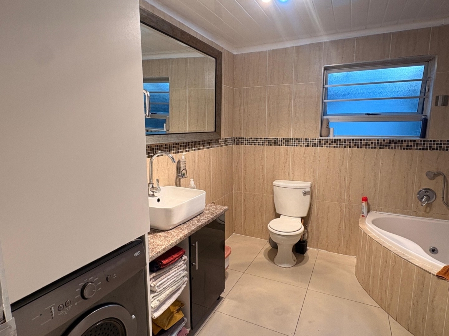 2 Bedroom Property for Sale in Portlands Western Cape
